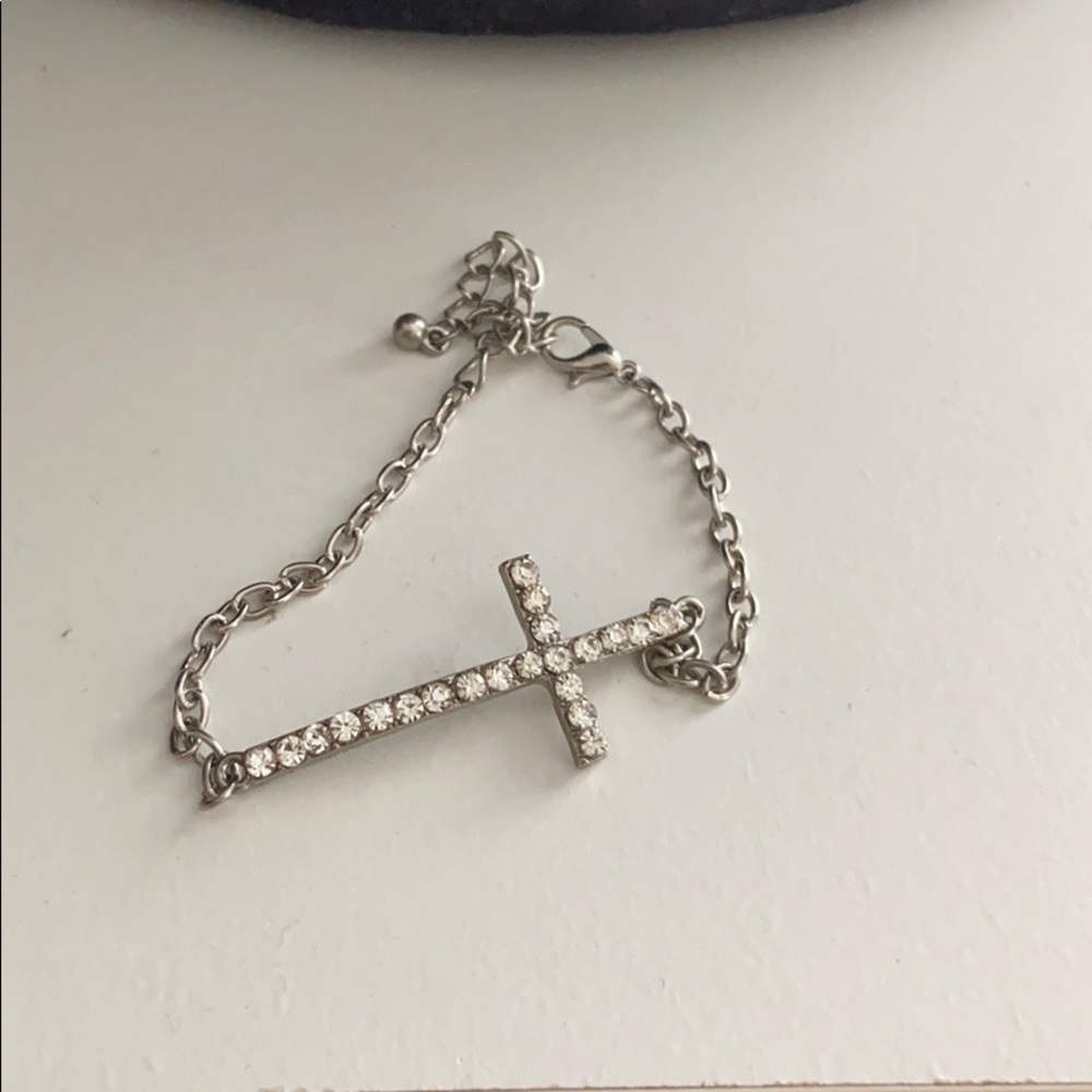 Silver Rhinestone Cross & Matching Bracelet - Picture 5 of 6